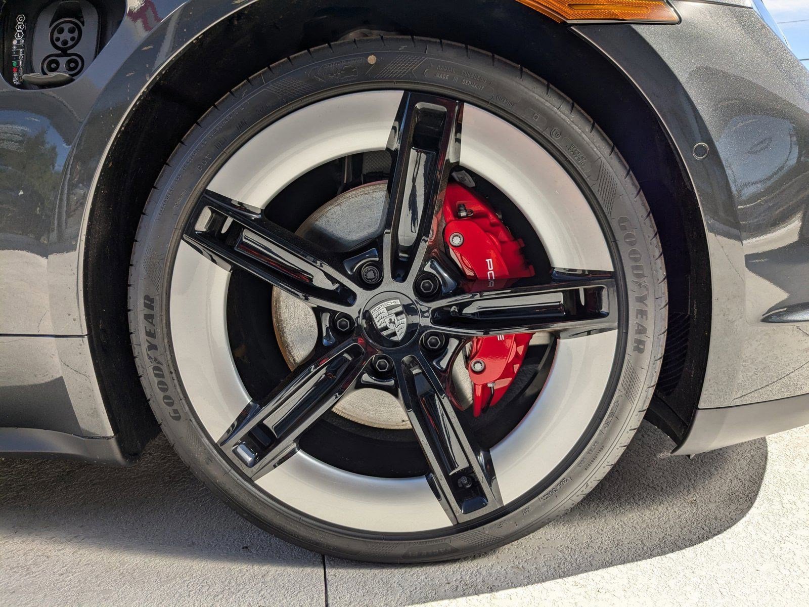 New 2025 Porsche Taycan 4S image 24