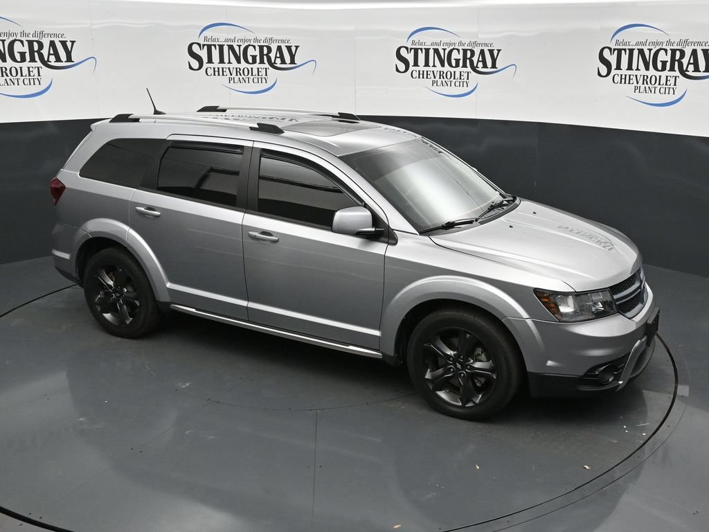 Used 2018 Dodge Journey Crossroad w/ Nav & Sun Group FWD image 9