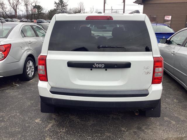 Used 2016 Jeep Patriot Sport image 5