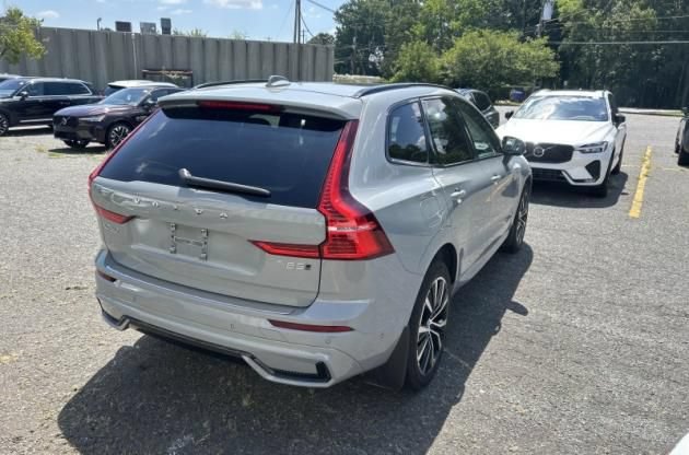 Used 2024 Volvo XC60 B5 Plus w/ Protection Package Premier AWD/4WD image 2