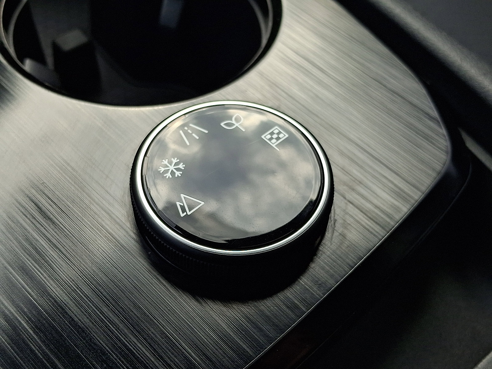 Certified 2023 Nissan Rogue SV w/ SV Premium B Package AWD/4WD image 23