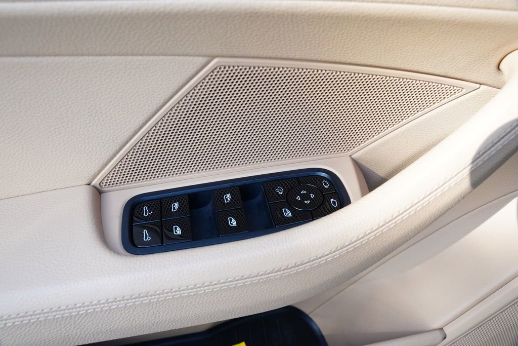 Used 2020 Porsche Panamera 4 AWD/4WD image 30