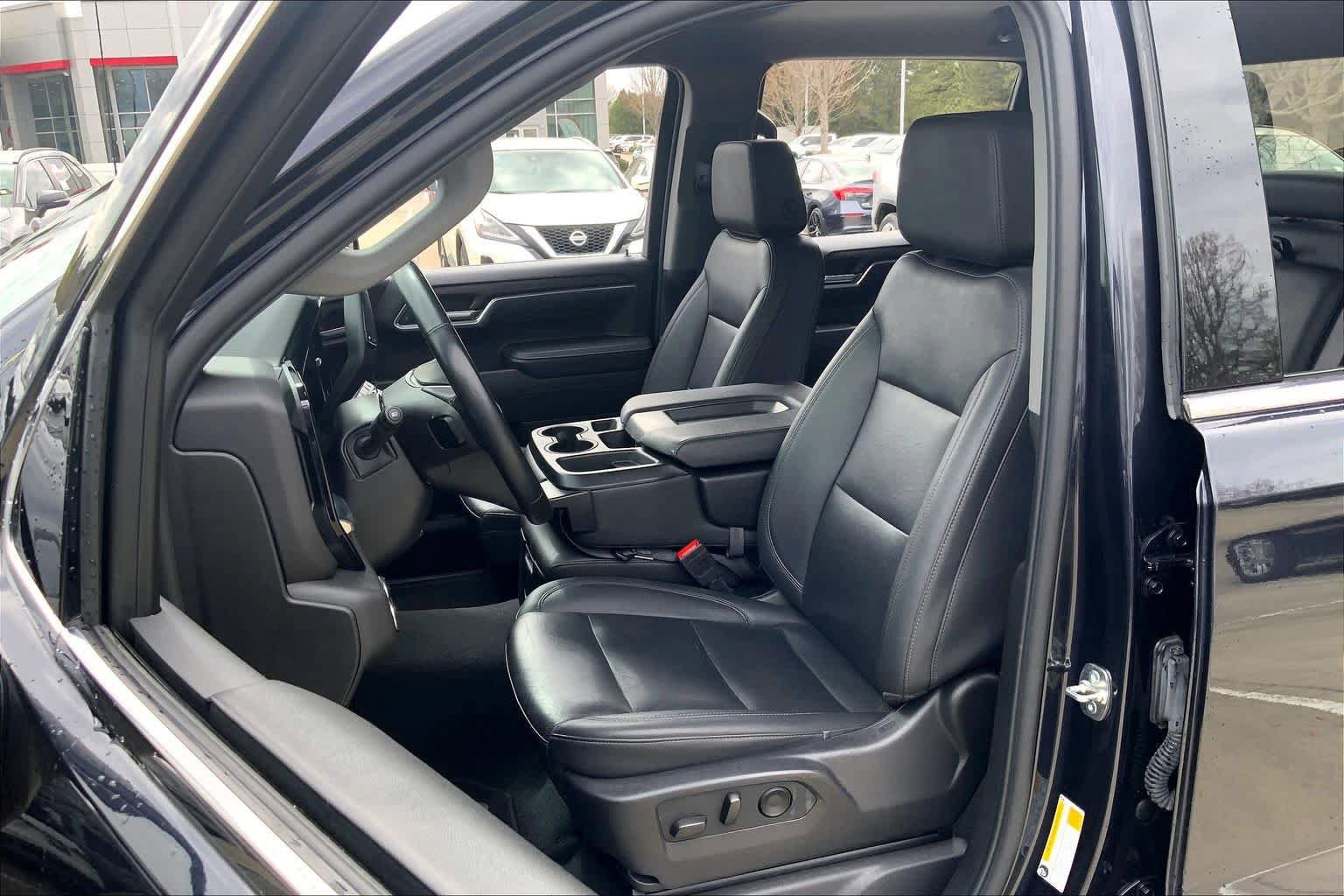 Used 2025 GMC Sierra 1500 SLT AWD/4WD image 8