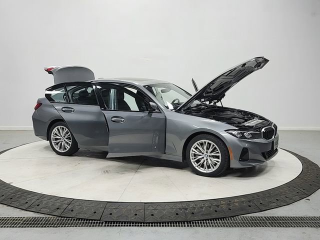 Used 2023 BMW 330i Sedan w/ Driving Assistance Package image 9
