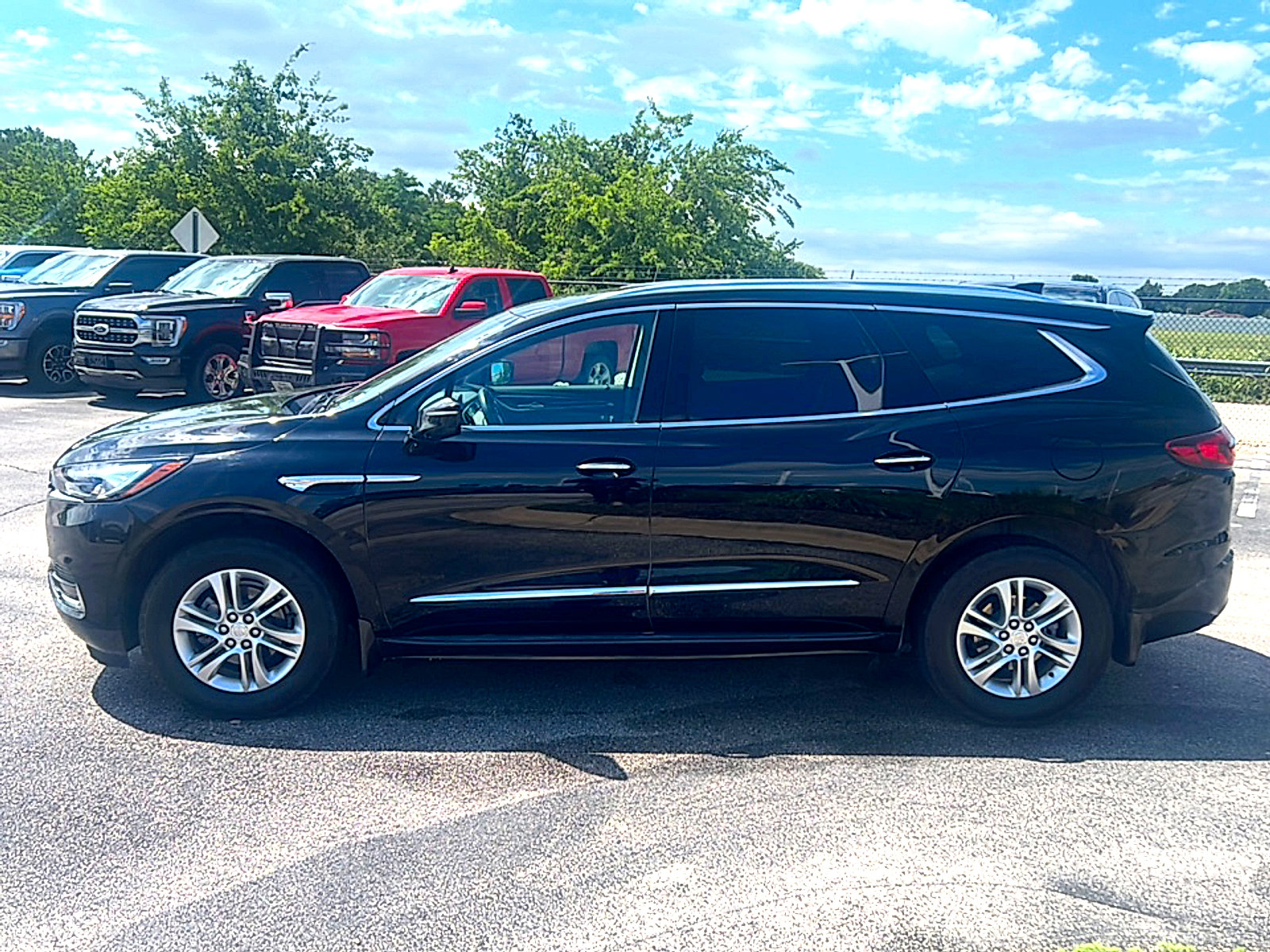 Used 2020 Buick Enclave Premium FWD image 7