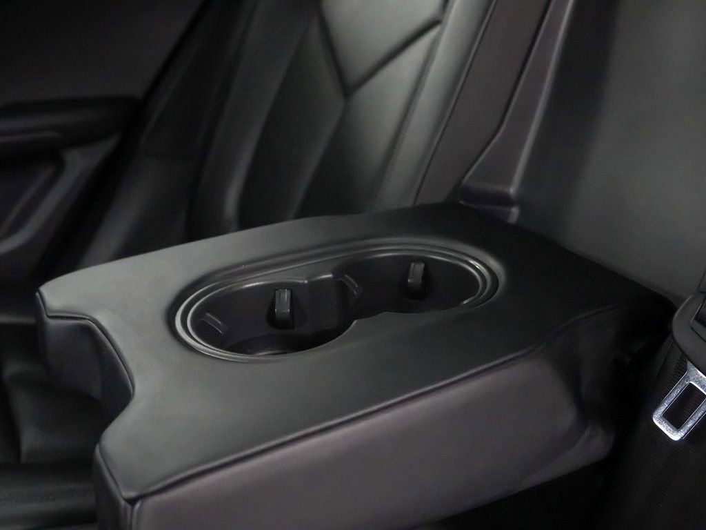 Certified 2025 Porsche Macan image 19