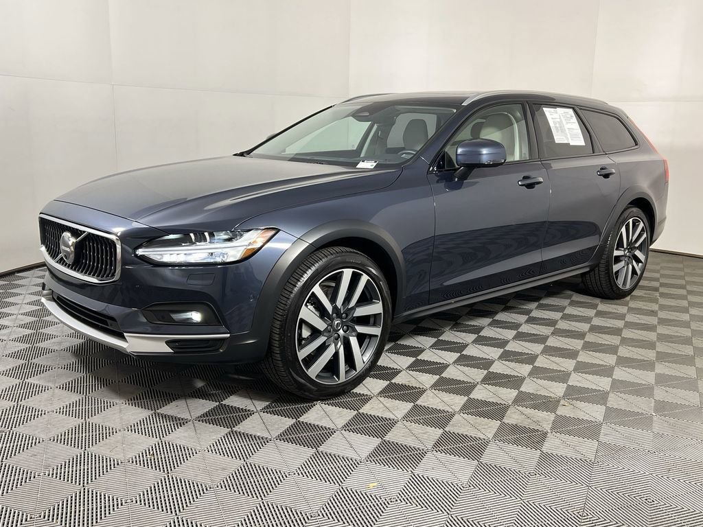 Certified 2025 Volvo V90 B6 Cross Country Ultra image 6