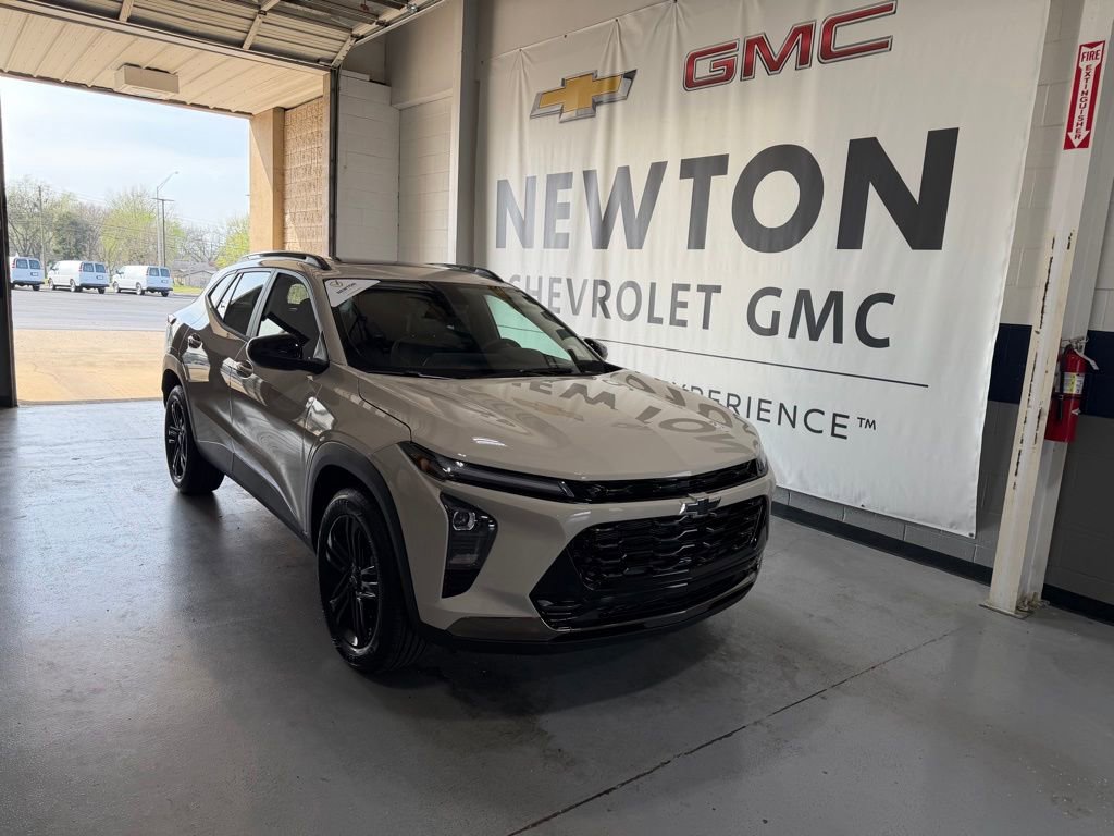 New 2026 Chevrolet Trax ACTIV w/ Sunroof Package image 2