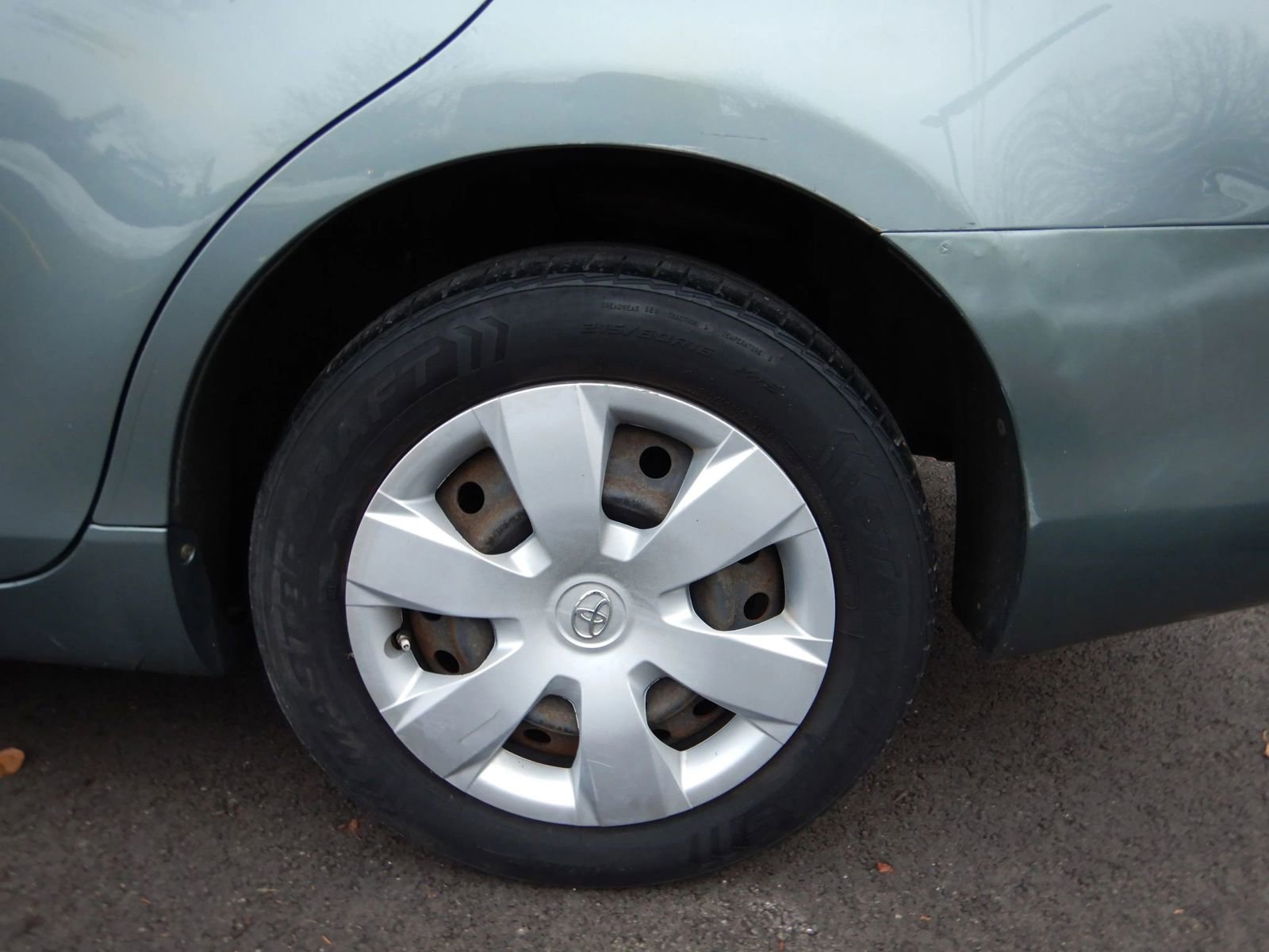 Used 2009 Toyota Camry LE FWD image 25