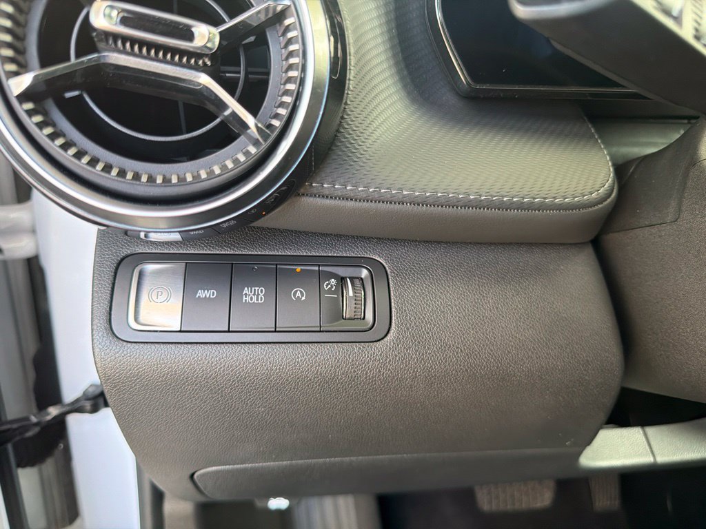 Used 2025 Chevrolet Equinox LT w/ Convenience Package II AWD/4WD image 18
