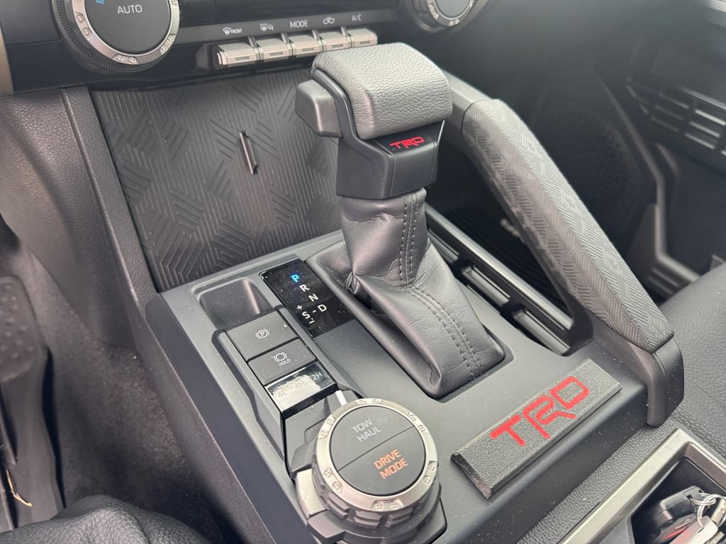 Used 2025 Toyota Tacoma TRD Sport AWD/4WD image 21