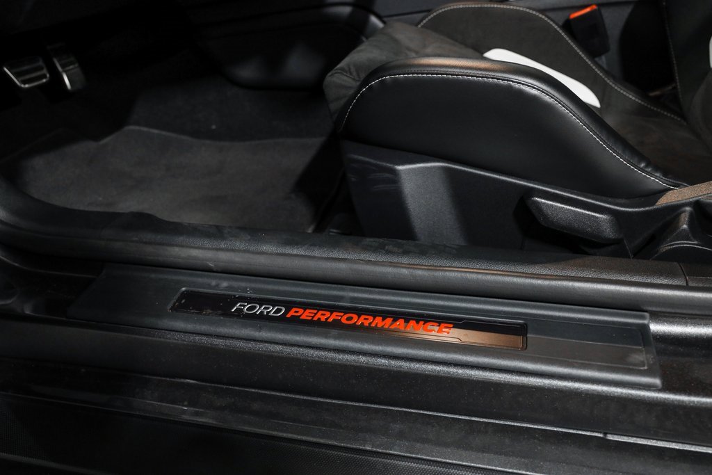 Used 2020 Ford Mustang Shelby GT500 w/ Carbon Fiber Track Pack image 32