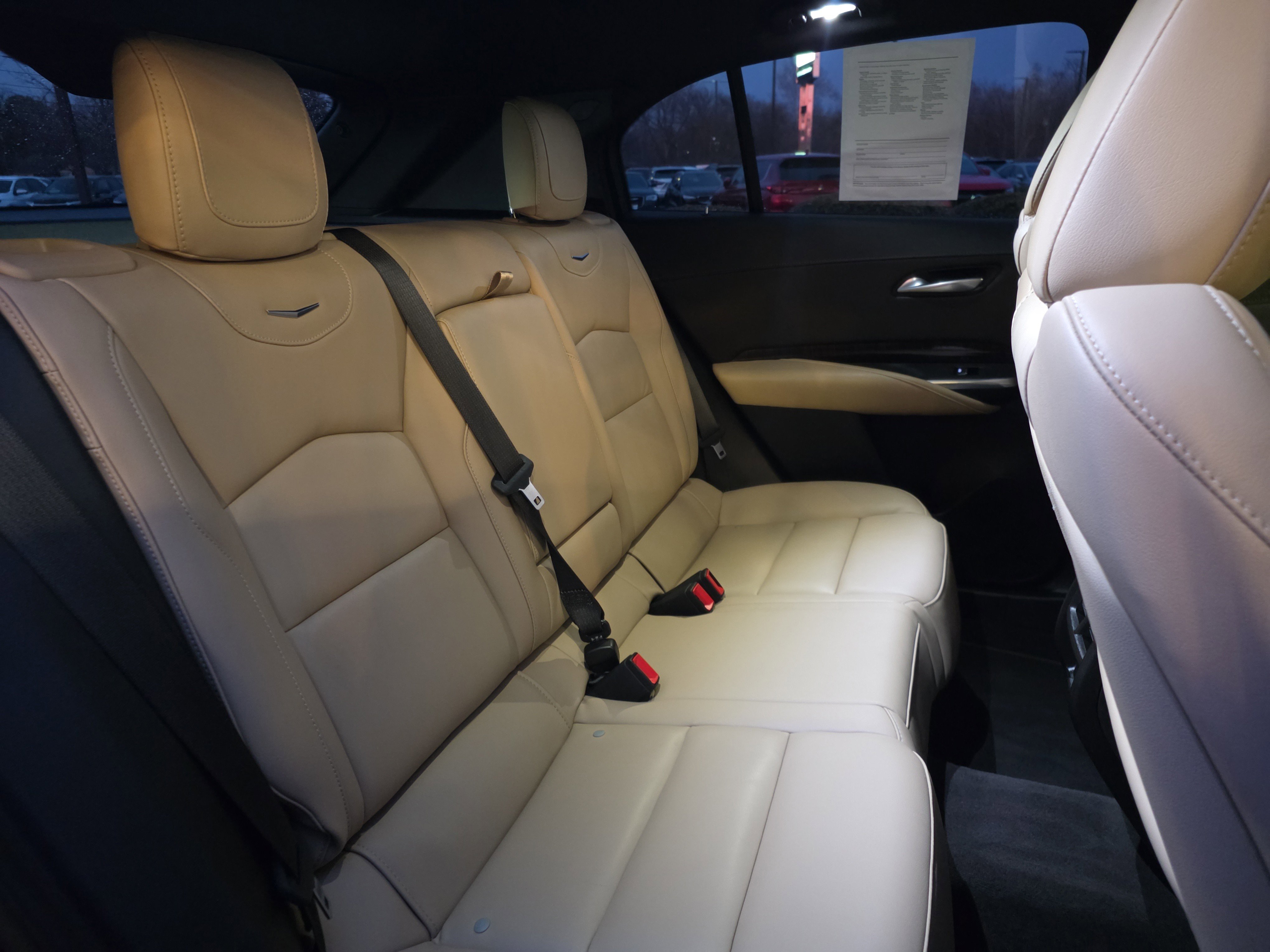 Used 2025 Cadillac XT4 Premium Luxury image 31