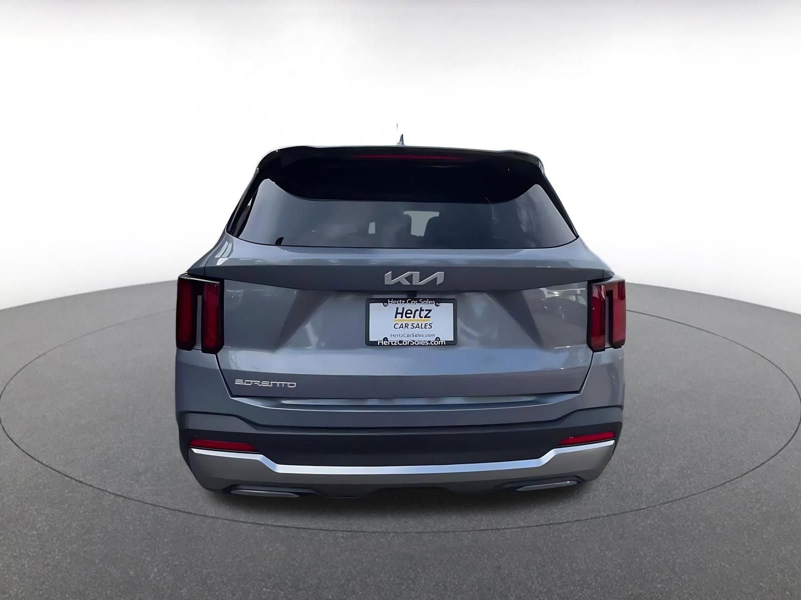 Used 2024 Kia Sorento S image 12