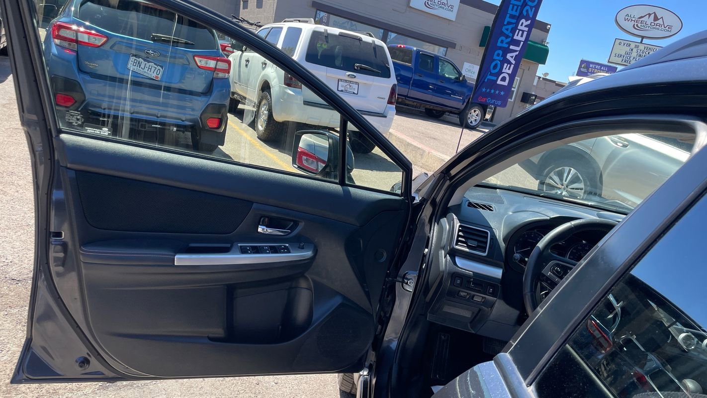 Used 2017 Subaru Crosstrek 2.0i Premium AWD/4WD image 10