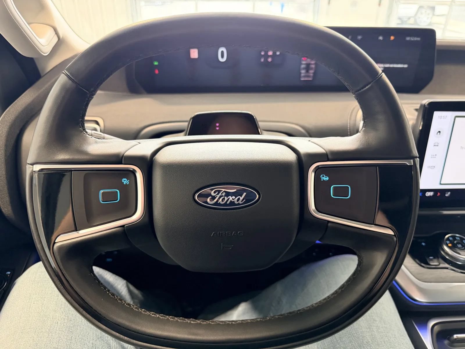 Used 2025 Ford Expedition Platinum AWD/4WD image 31