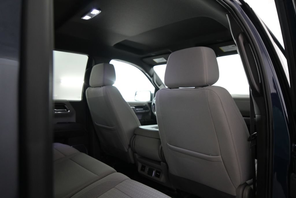 Used 2023 Chevrolet Silverado 1500 LT AWD/4WD image 38