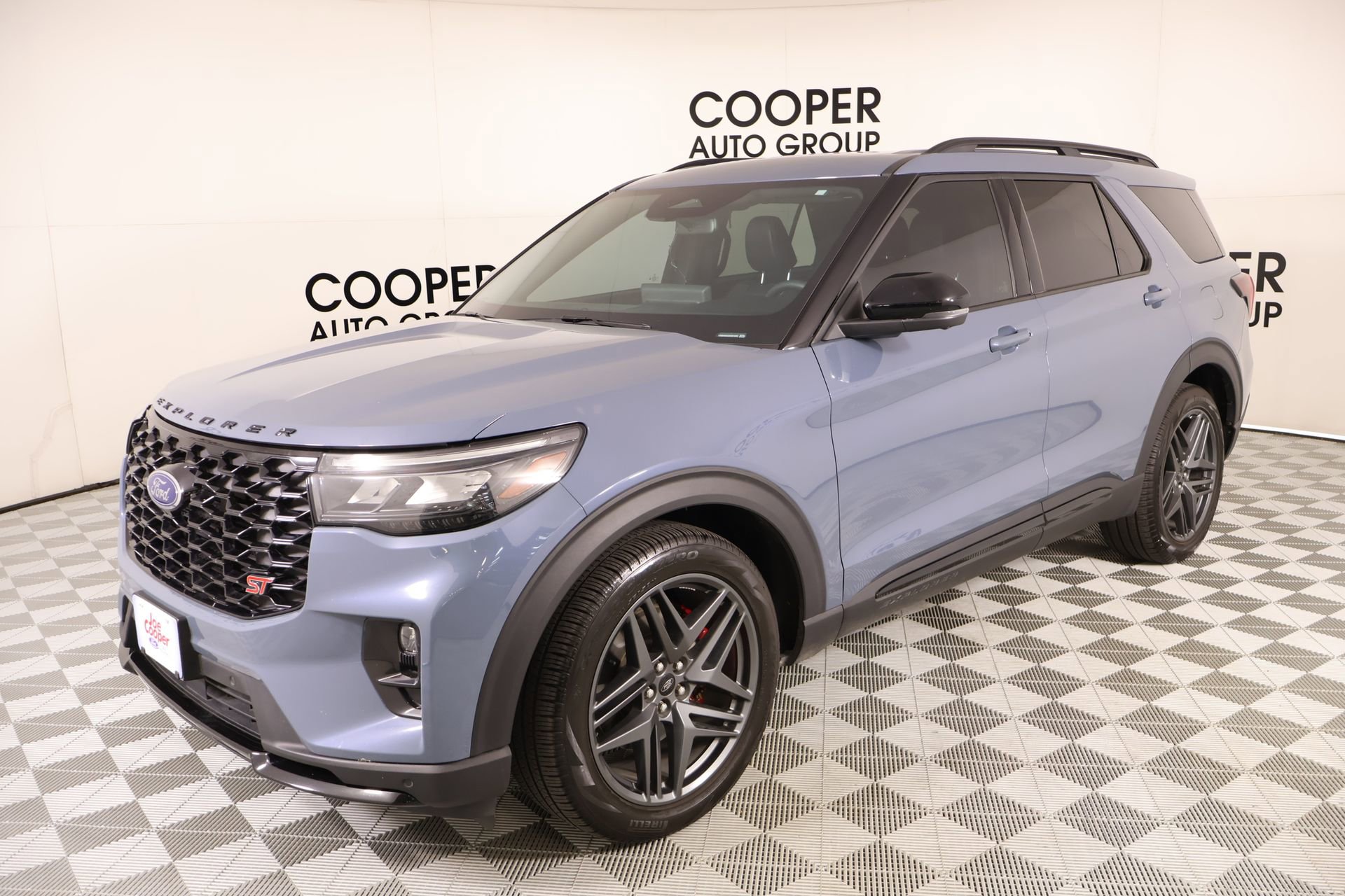Used 2025 Ford Explorer ST w/ Sun And Sound Package AWD/4WD image 11