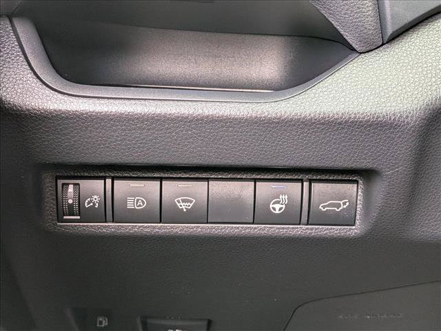 Used 2021 Toyota RAV4 XSE AWD/4WD image 17