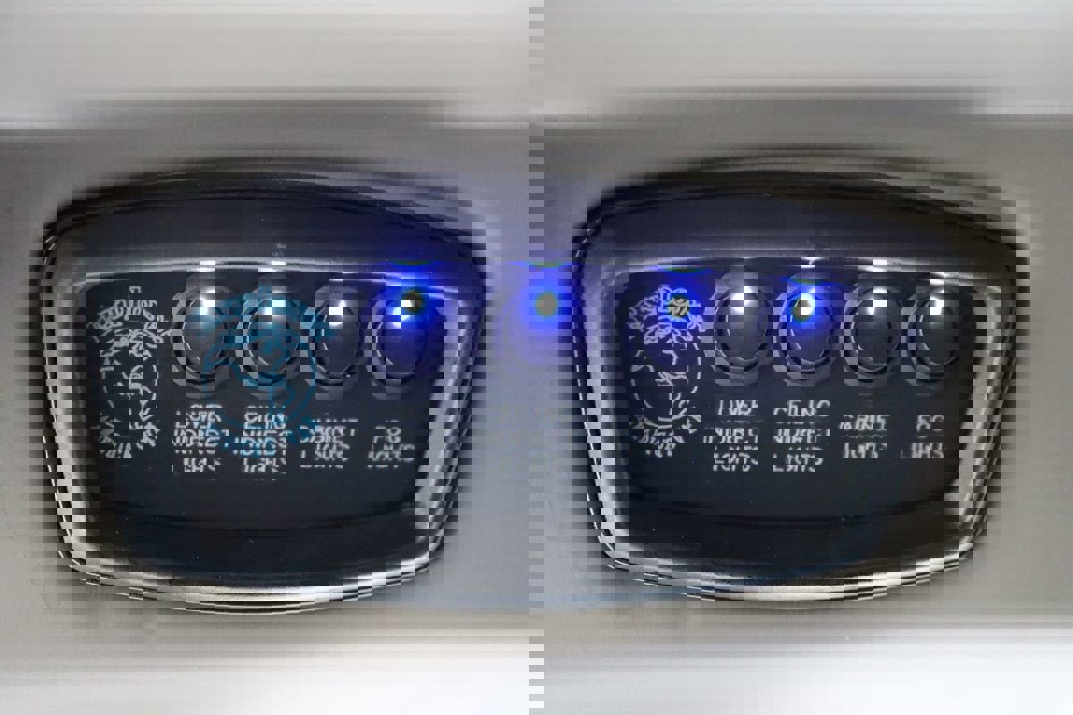 Used 2020 GMC Savana 2500 Extended w/ Enhanced Convenience Package image 41