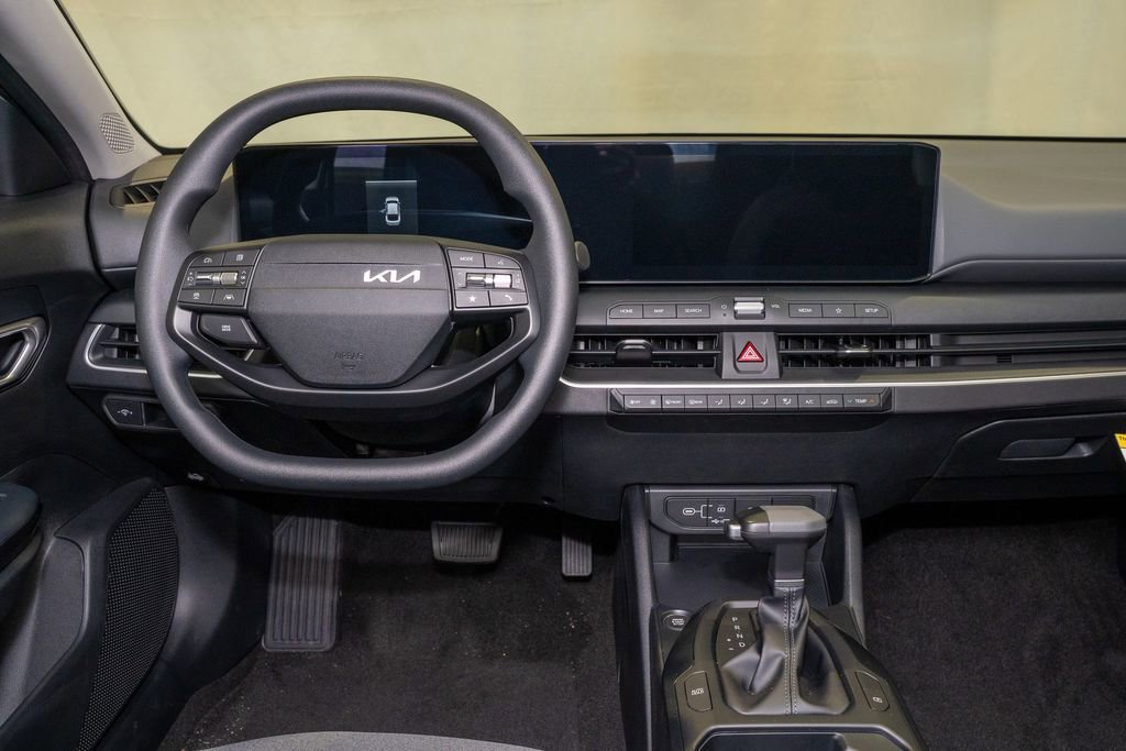 New 2025 Kia K4 LXS image 7