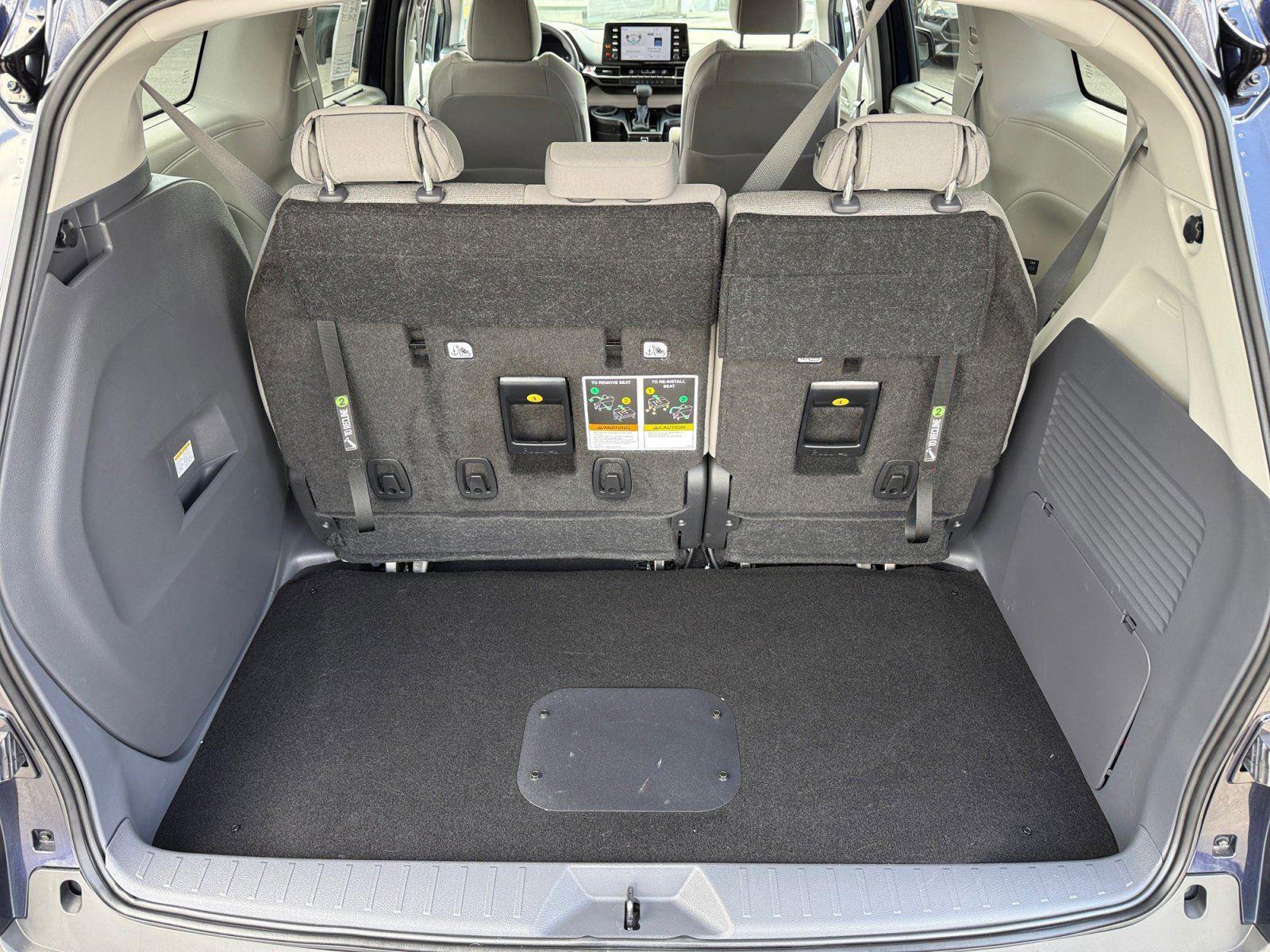 Used 2024 Toyota Sienna LE FWD image 14