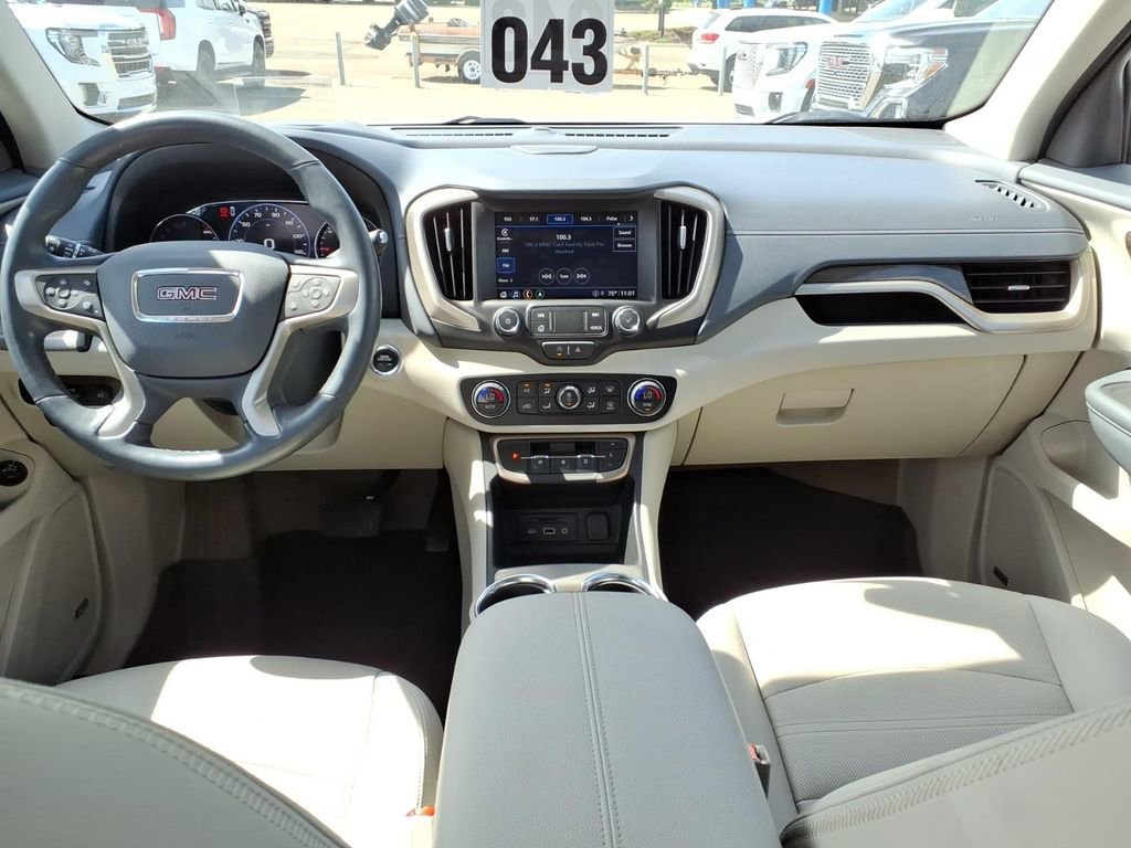 Used 2023 GMC Terrain Denali w/ Denali Premium Package AWD/4WD image 11