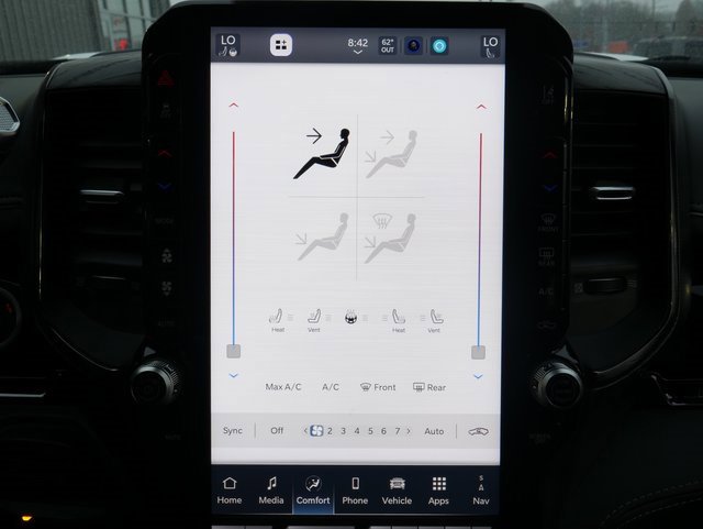 Used 2025 RAM 3500 Limited image 25