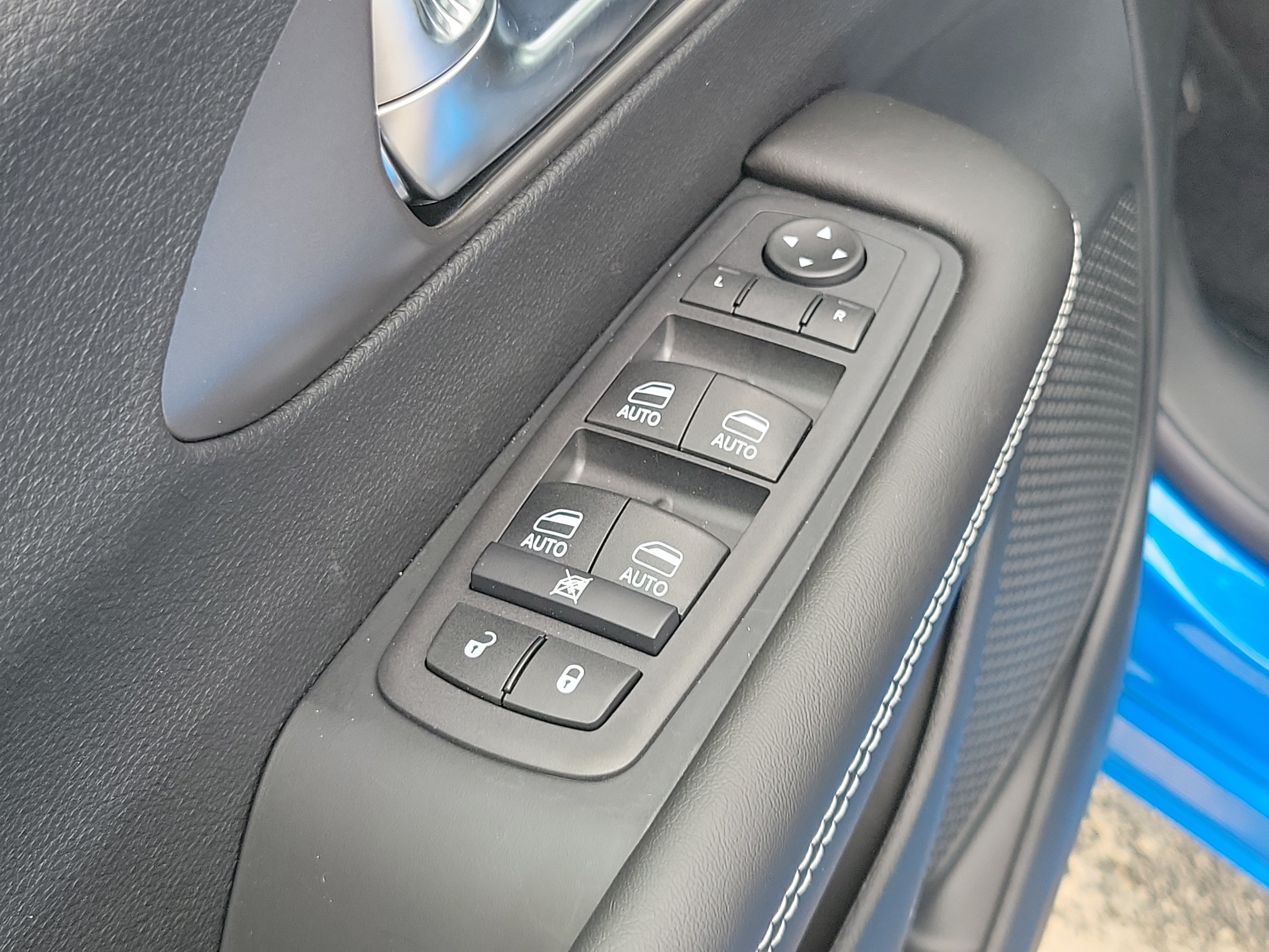 New 2027 Chrysler Pacifica Select FWD image 12