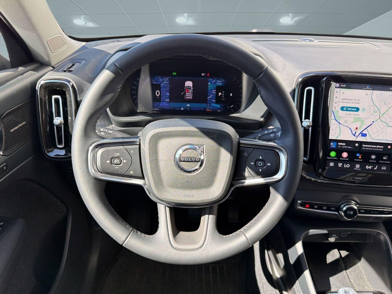 Certified 2023 Volvo XC40 B5 Ultimate w/ Protection Package Premier image 17