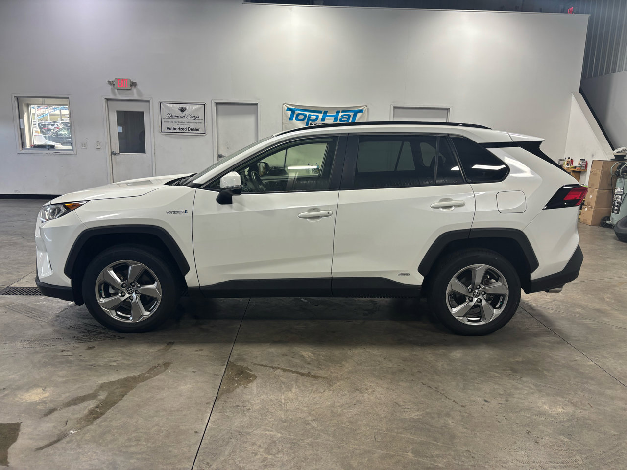 Used 2021 Toyota RAV4 XLE Premium image 12