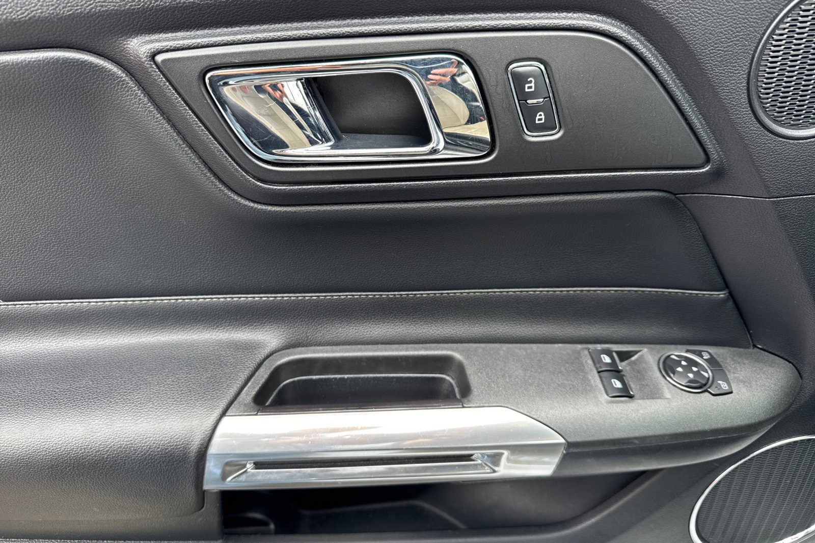 Used 2015 Ford Mustang Premium RWD image 11