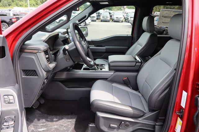 New 2025 Ford F150 Lightning Lariat w/ Max Trailer Tow Package image 28