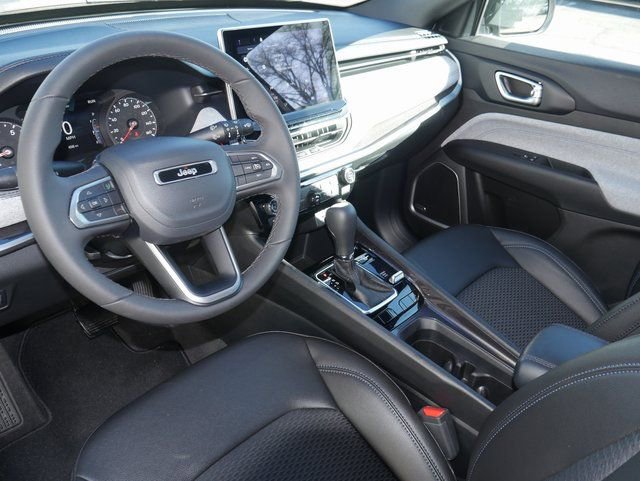 Used 2024 Jeep Compass Latitude w/ Sun and Sound Group image 14