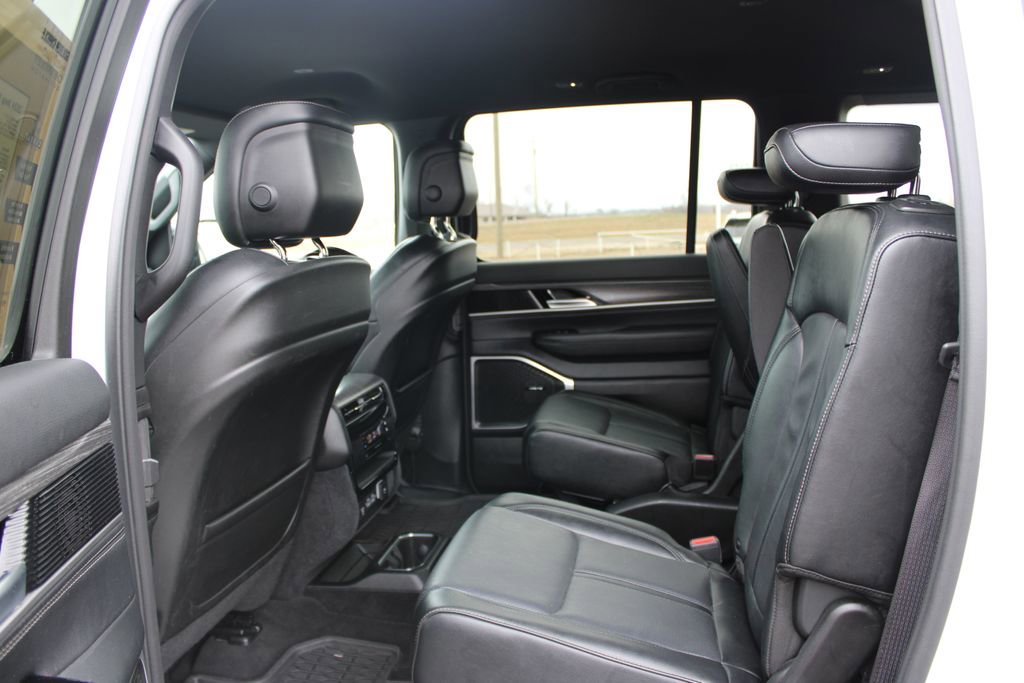 Used 2024 Jeep Wagoneer Series II image 24