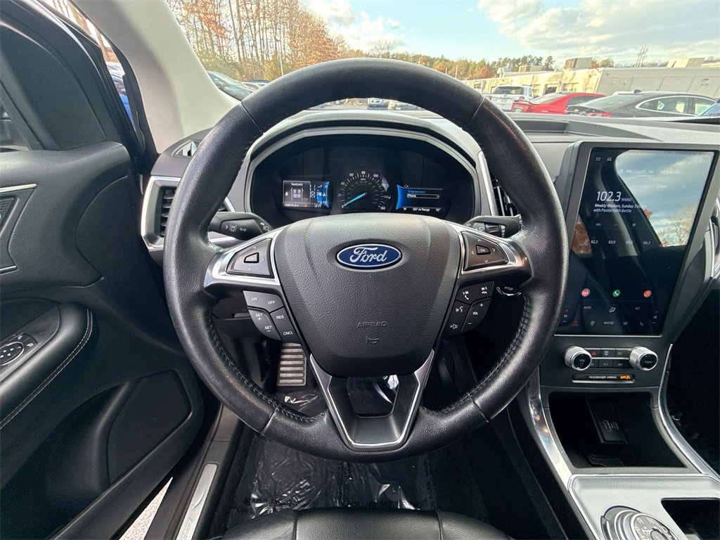 Used 2022 Ford Edge Titanium image 11