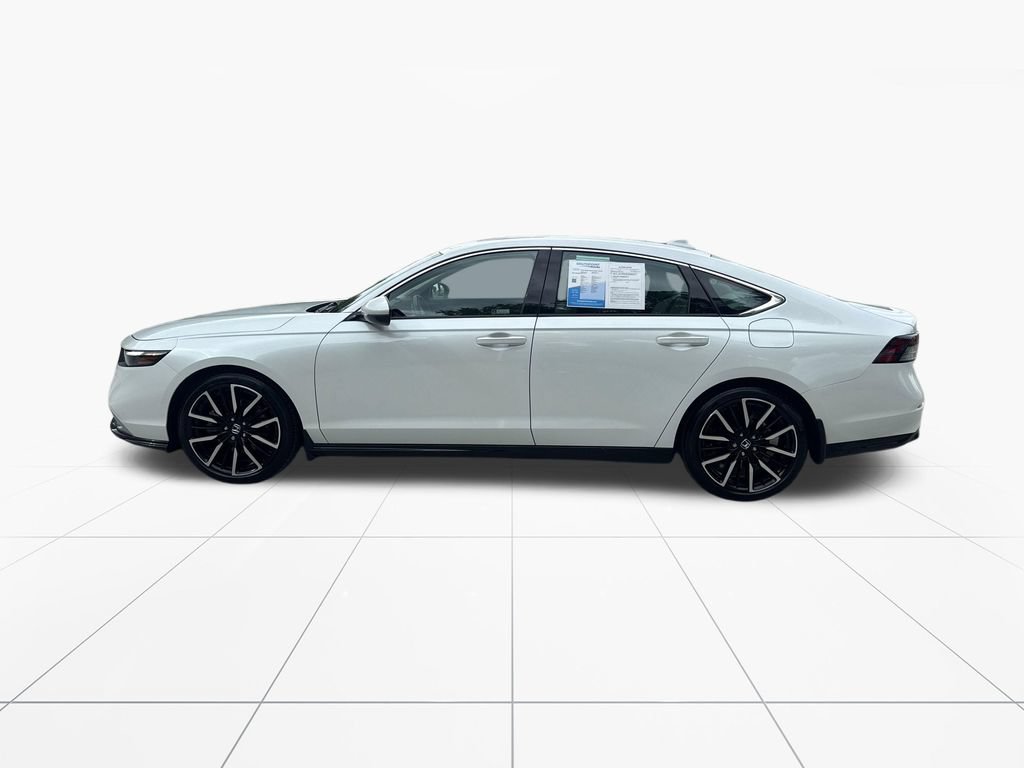 Used 2024 Honda Accord Touring image 4