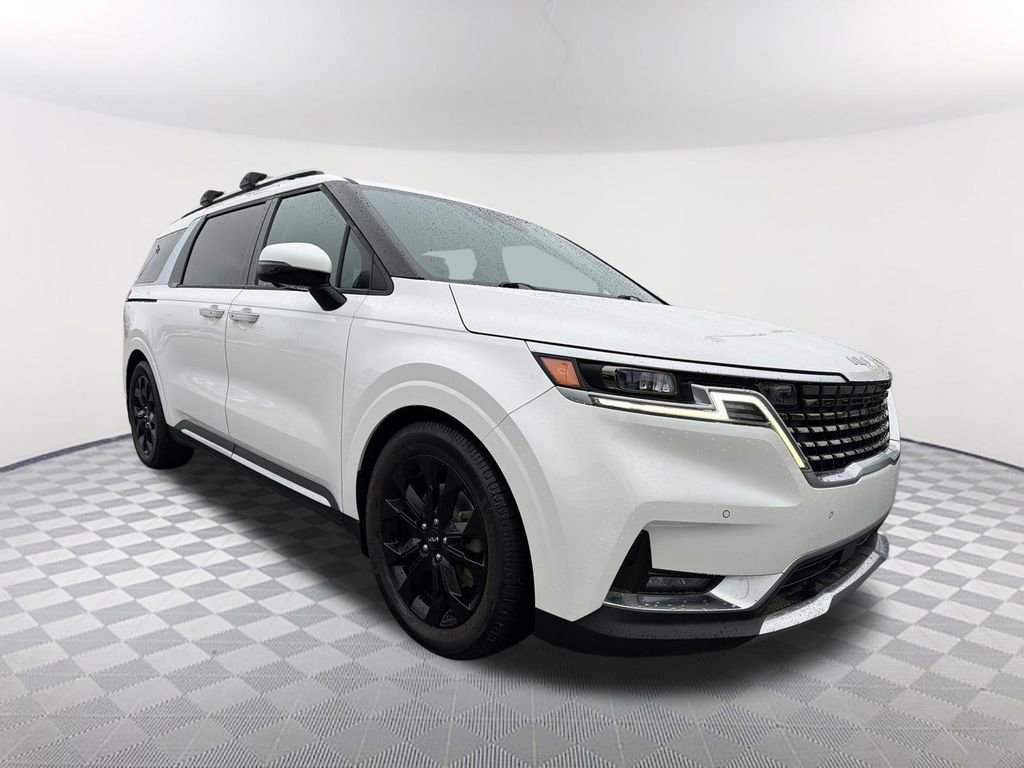 Used 2022 Kia Carnival SX Prestige image 3