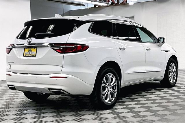 Used 2021 Buick Enclave Avenir w/ Avenir Technology Package FWD image 12