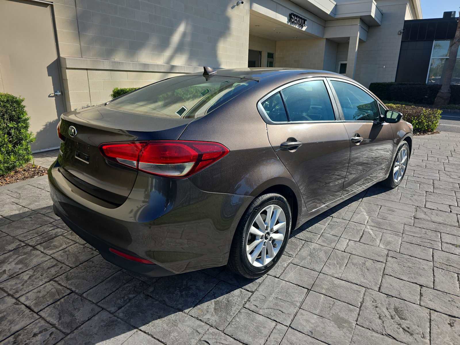 Used 2017 Kia Forte LX w/ LX Popular Package FWD image 2