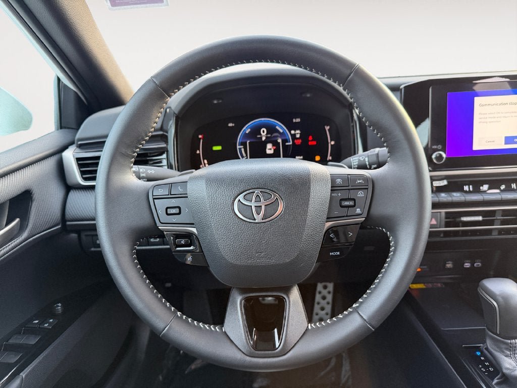 Used 2026 Toyota Camry SE FWD image 13