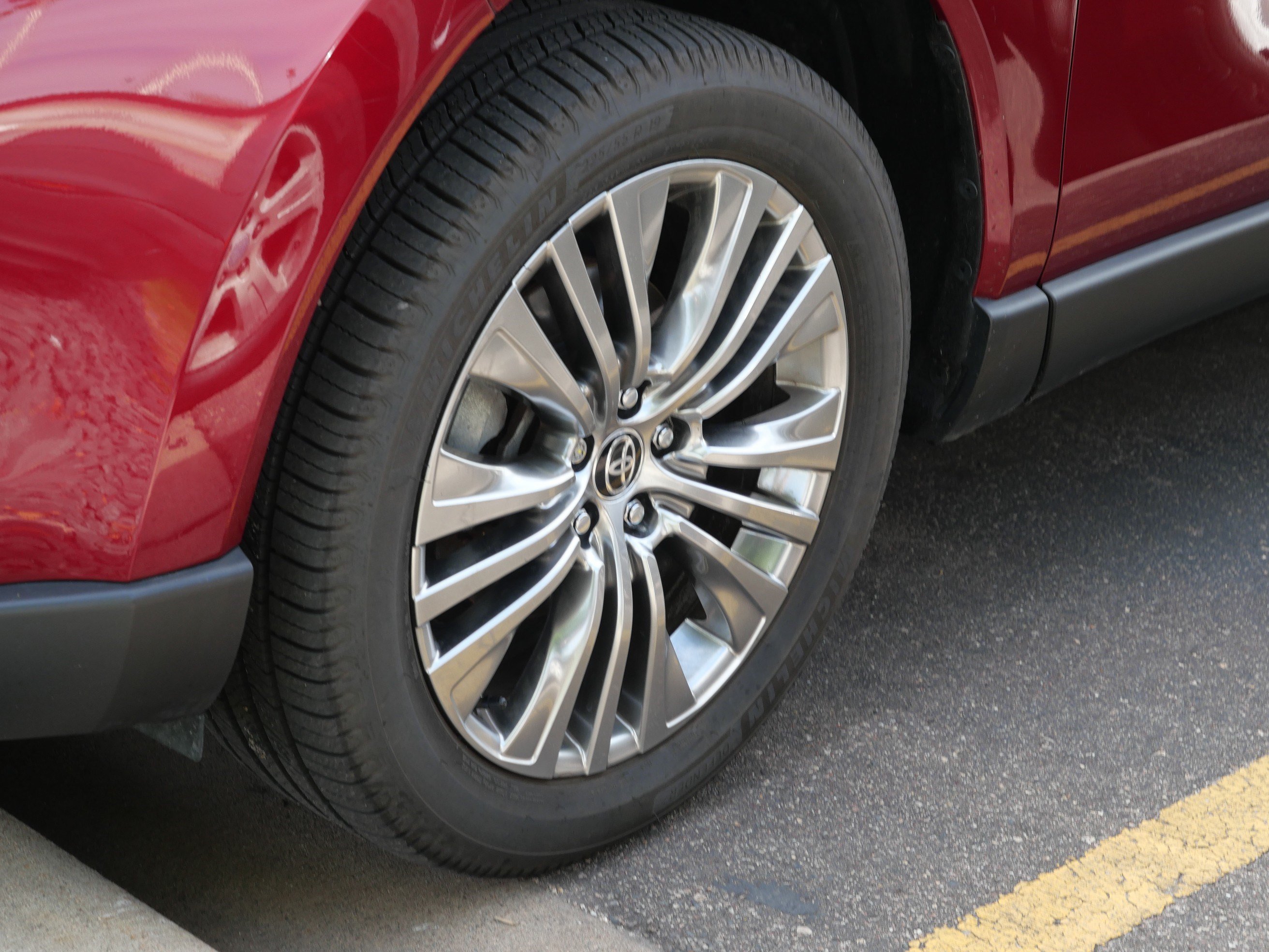 Used 2023 Toyota Venza Limited AWD/4WD image 5