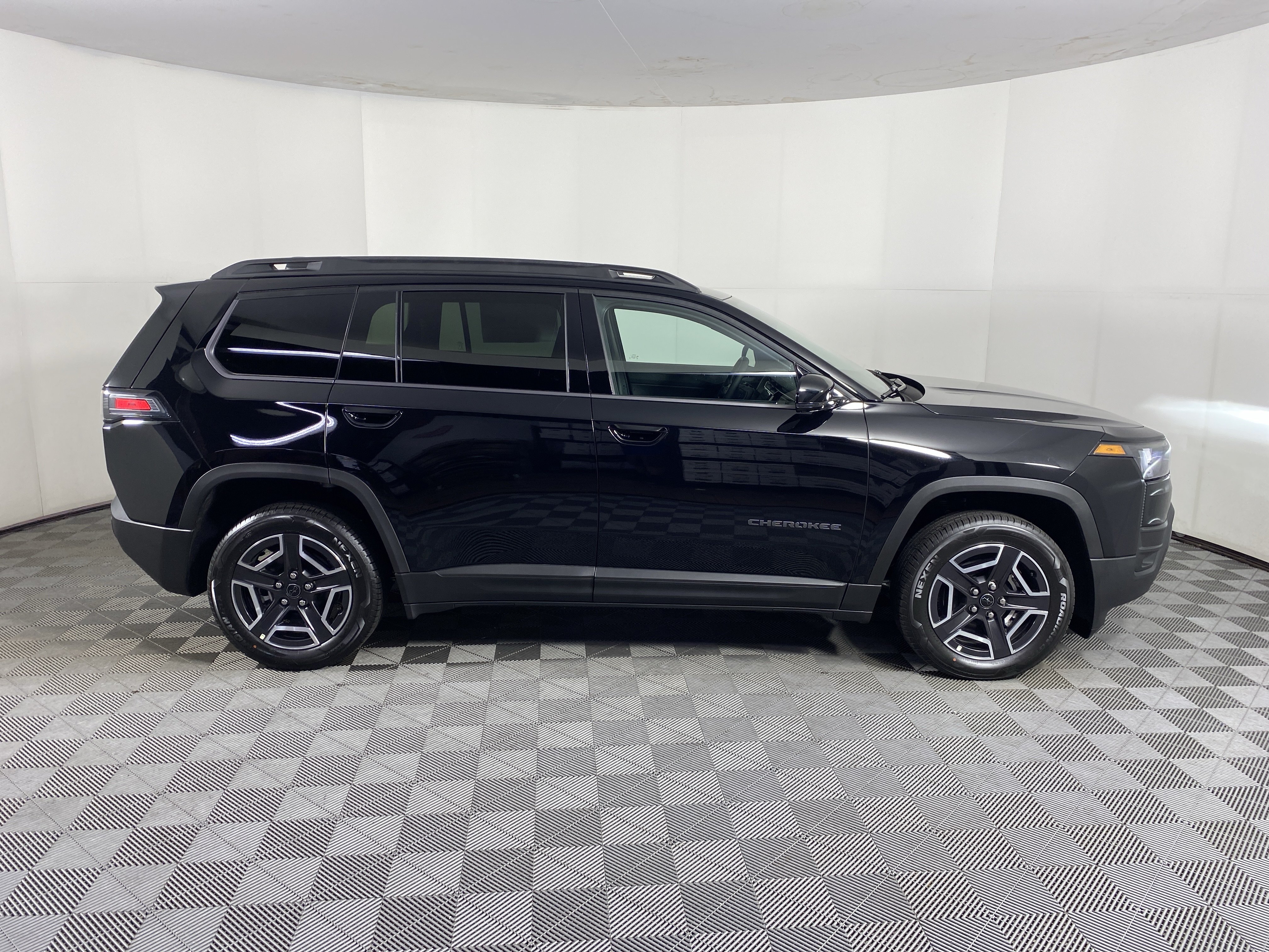 New 2026 Jeep Cherokee Limited AWD/4WD image 7