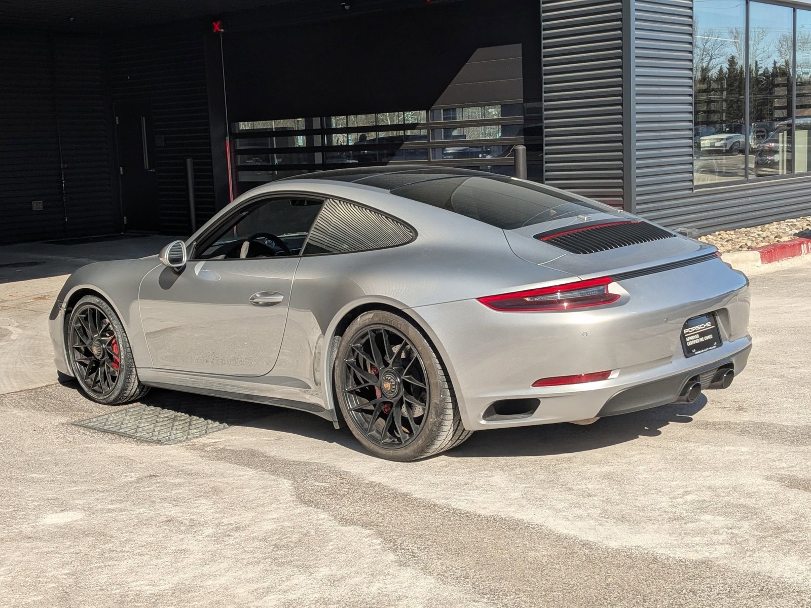 Certified 2018 Porsche 911 Carrera GTS image 3