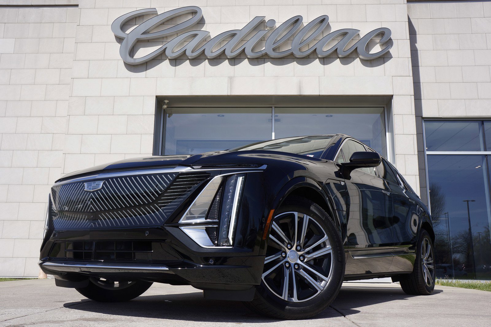 New 2024 Cadillac Lyriq Luxury image 9