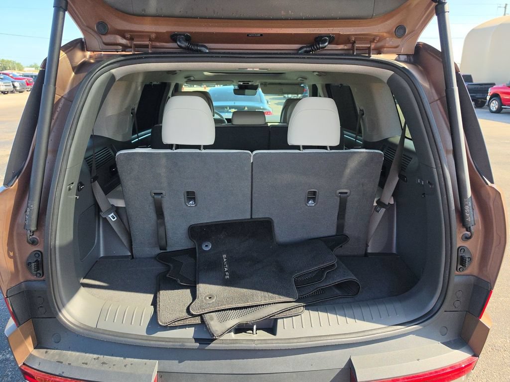 Used 2024 Hyundai Santa Fe Limited FWD image 11