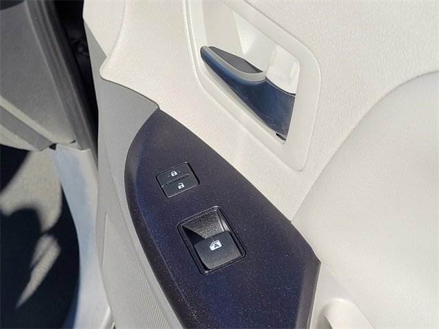Used 2020 Toyota Sienna LE w/ LE Preferred Package image 12