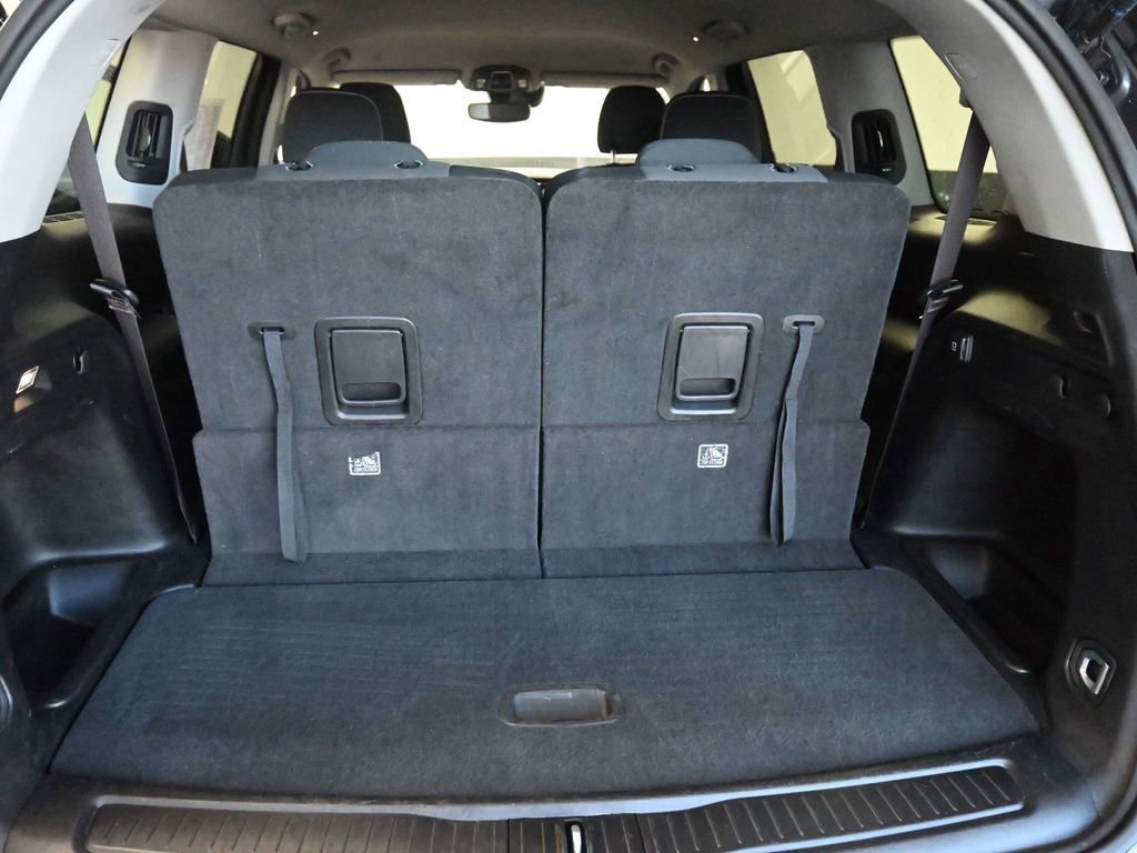 Used 2023 Jeep Grand Cherokee L Laredo image 20