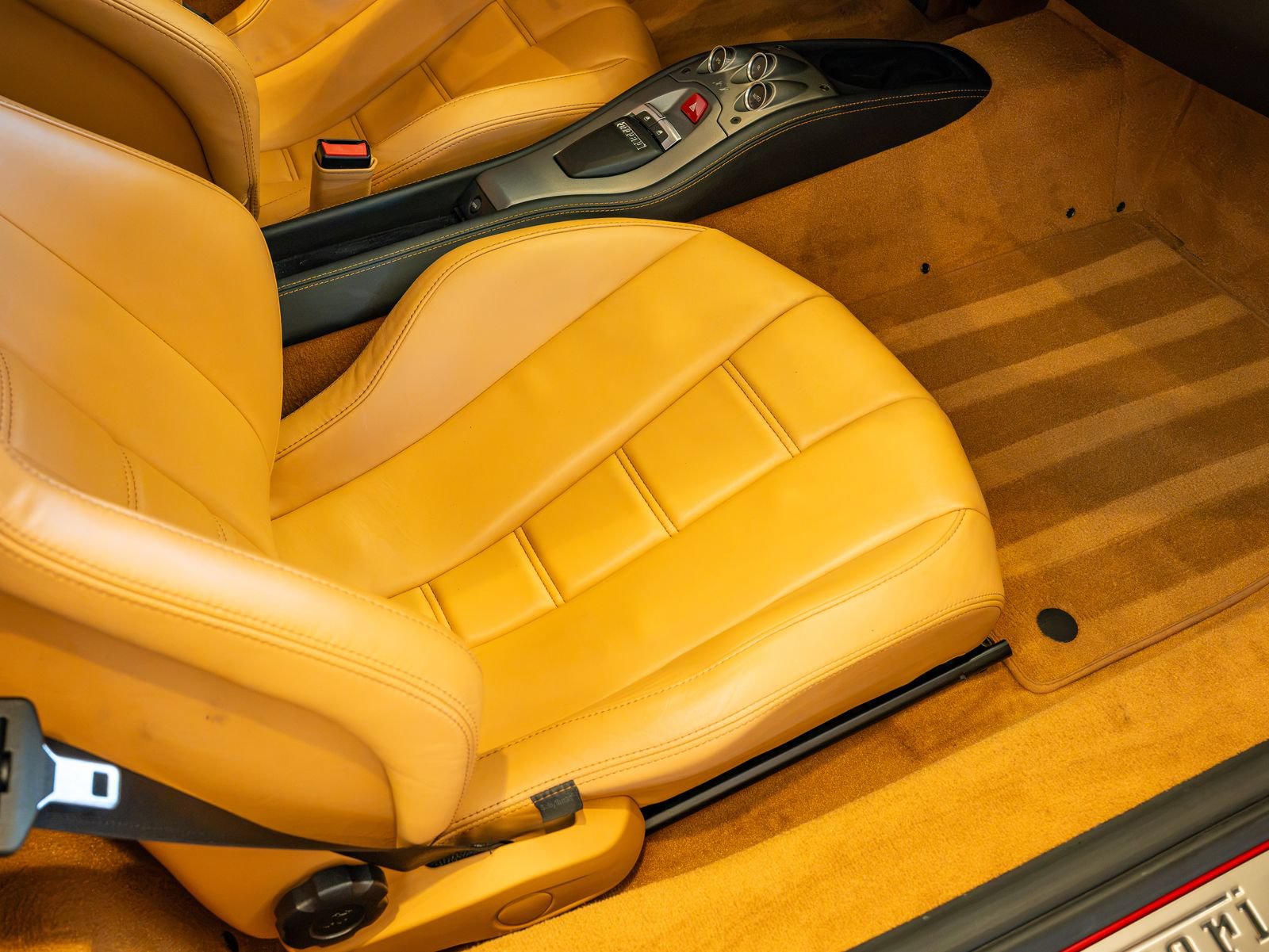 Used 2011 Ferrari 458 Italia Coupe RWD image 19