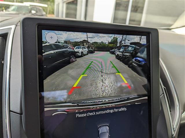 Used 2024 Ford Edge Titanium image 23